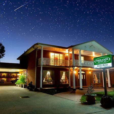 Meramie Motor Inn Олбери Экстерьер фото