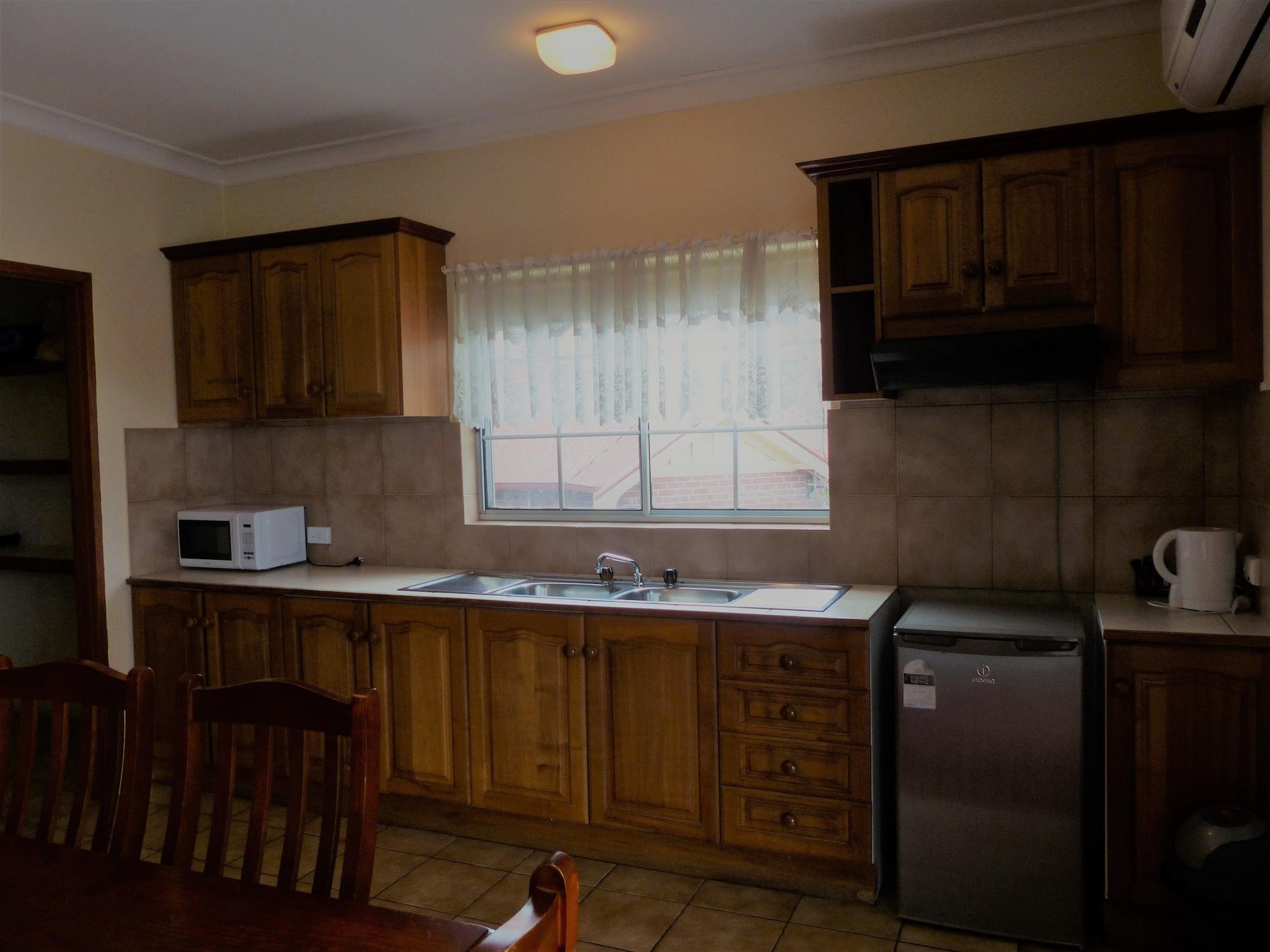 Meramie Motor Inn Олбери Экстерьер фото